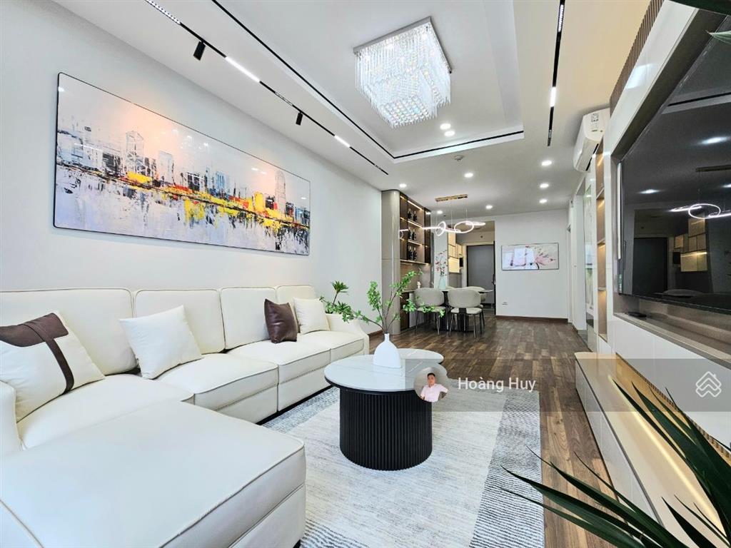 Gấp! chính chủ cần bán căn góc 2pn 2 vs đầy đủ nội thất về ở ngay. giá 7,45 tỷ thương lượng