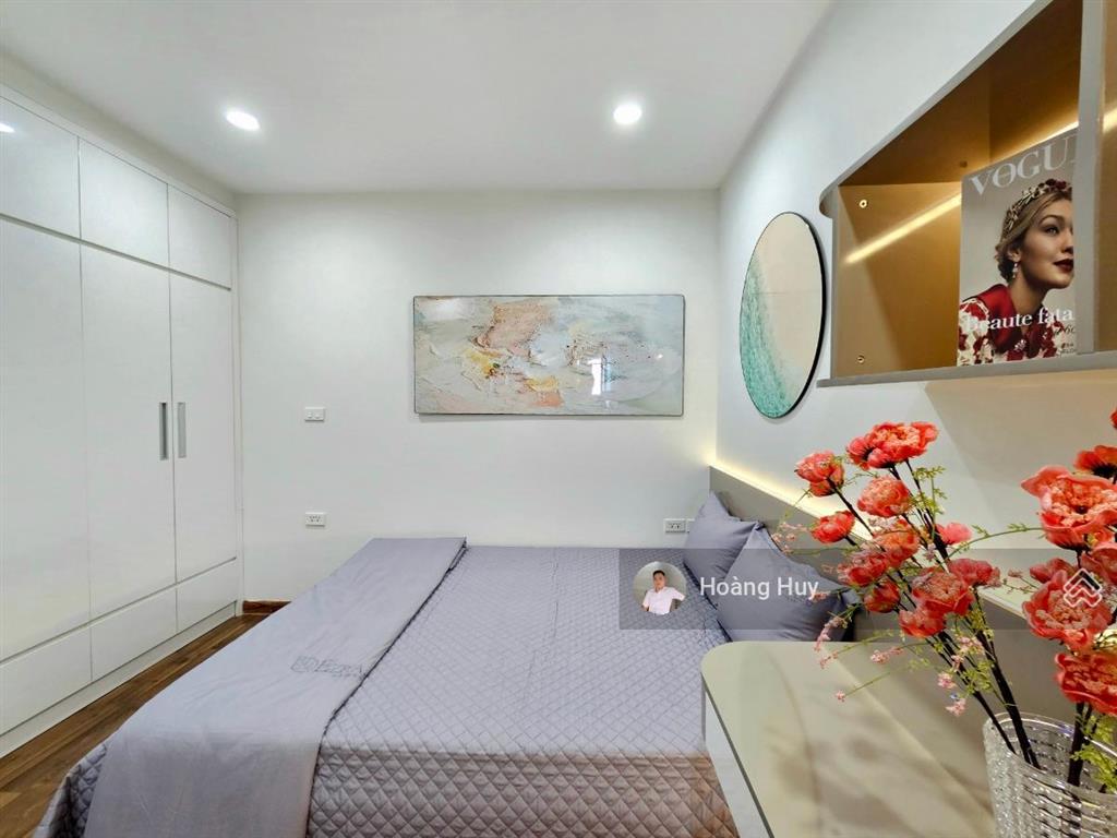Gấp! chính chủ cần bán căn góc 2pn 2 vs đầy đủ nội thất về ở ngay. giá 7,45 tỷ thương lượng
