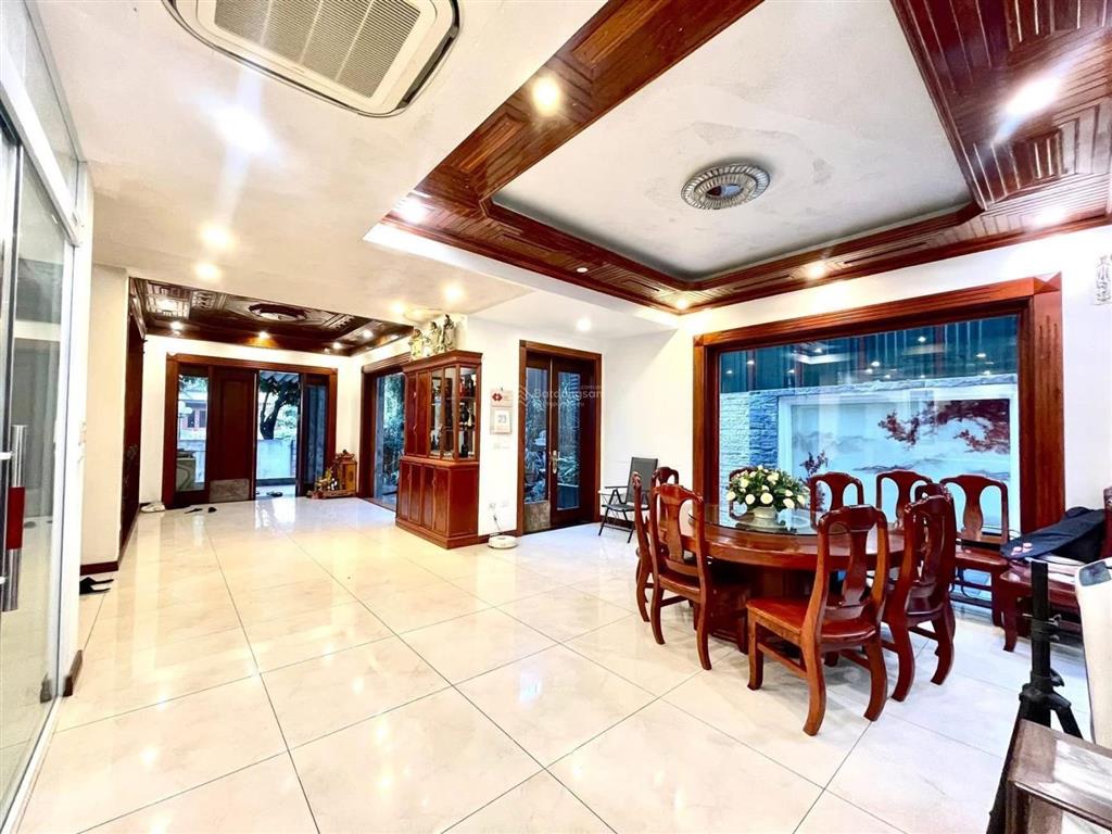Giảm giá 8 tỷ! bán biệt thự xuân la lô góc 3 thoáng, view vườn hoa 135m2 x 5t có hầm x mt 9m 60 tỷ
