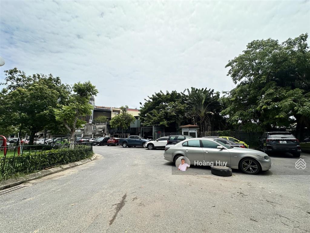 Cực vip! bán nhà võ chí công, ô tô tránh, gần phố, view vườn hoa, xây tòa vp 192m2 x mt 9m 86 tỷ