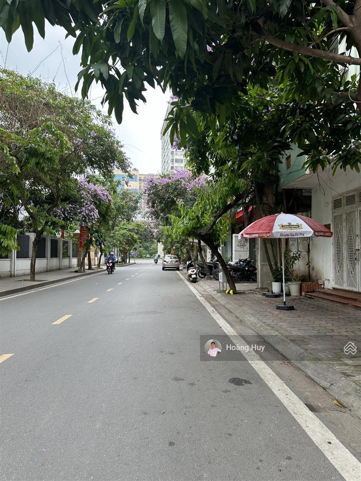Giá đầu tư! bán nhà hoàng cầu, phân lô, ô tô tránh, gần phố, gần hồ hoàng cầu 81m2 x 3t x 30 tỷ