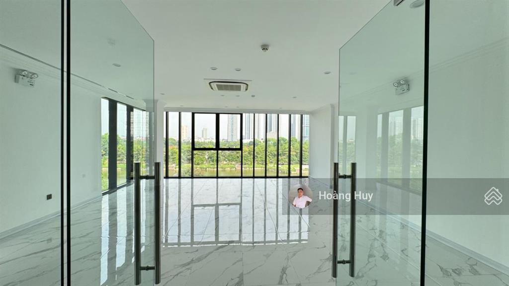 Bán nhà mặt phố trần vỹ, lô góc, vỉa hè rộng, kinh doanh đỉnh, xây mới tinh 75m2 x 8t x mt 6m 38 tỷ