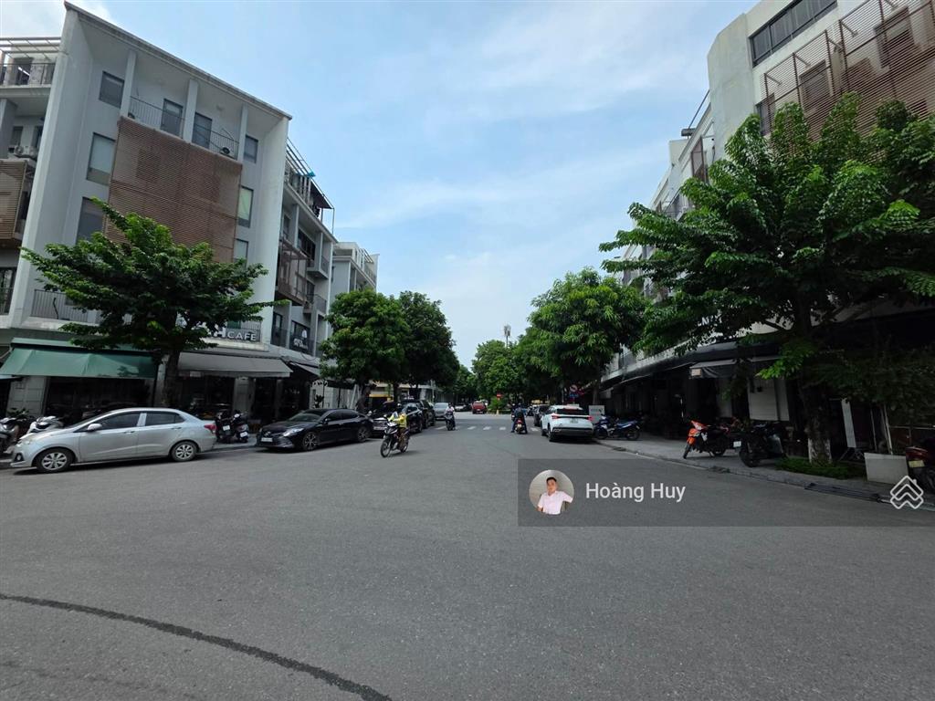 Chính chủ bán nhà liền kề, mặt phố đi bộ kđt the manor central park vỉa hè rộng 75m2 5t mt 5m 33 tỷ