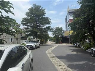 Bán lô góc mặt tiền đuờng lớn, kinh doanh tốt chỉ 6ty8