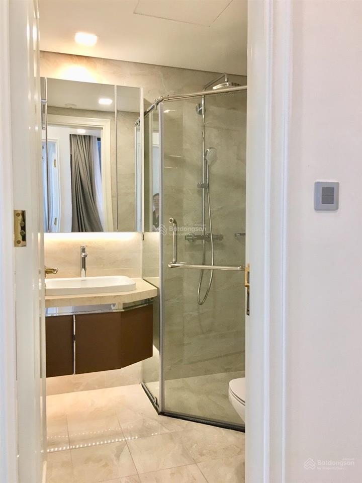 Bán căn hộ 2pn góc  vinhomes golden river ba son, sổ hồng, giá tốt chỉ 13,5 tỷ full nội thất