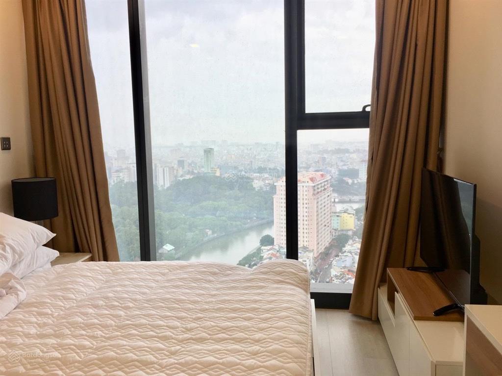 Bán căn hộ 2pn góc  vinhomes golden river ba son, sổ hồng, giá tốt chỉ 13,5 tỷ full nội thất