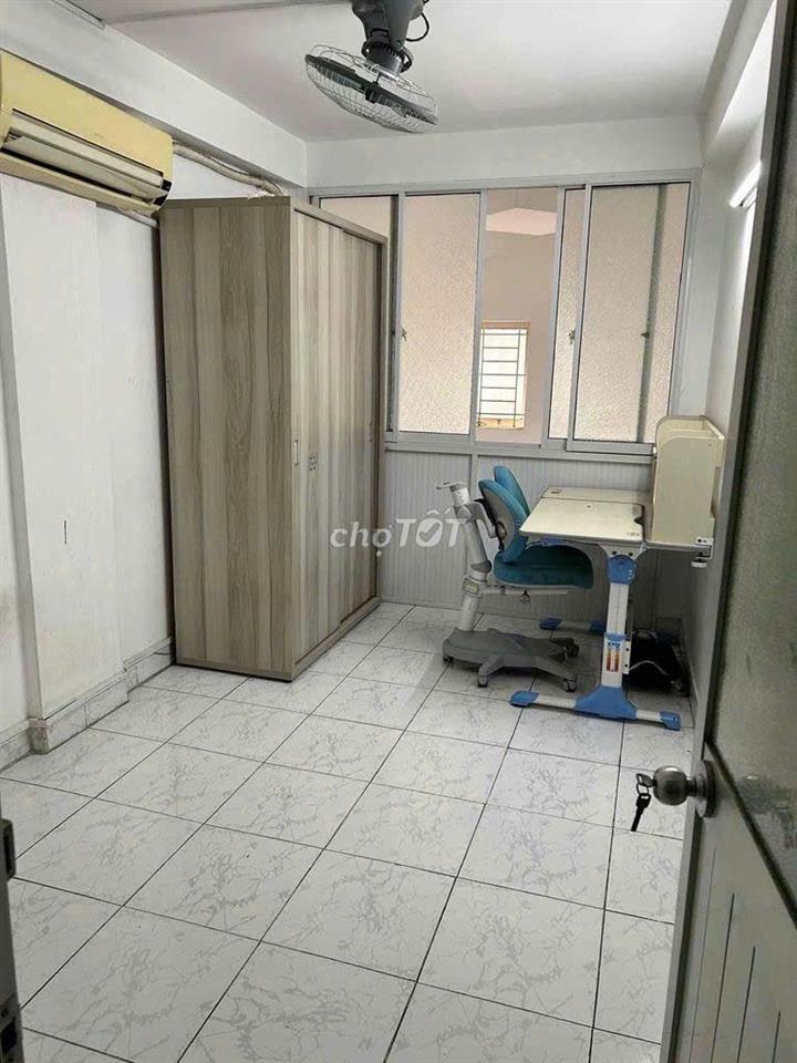 CHO THUÊ NHÀ HẼM 5M (XH) ĐƯỜNG CMT8, P. 13, Q. 10, 13,5TR.