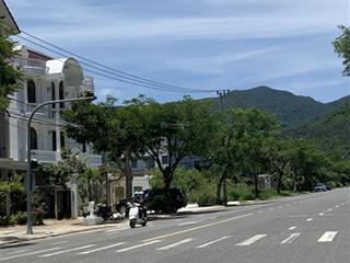 Chủ bán đất lê văn lương  đường 18m  dt 15 x 20 = 300m view núi cách biển đại dương 500m