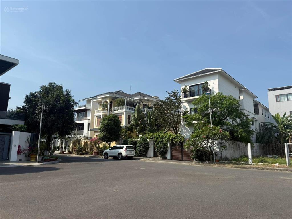 Bán đất tặng nhà biệt thự cũ lê phụng hiểu đường 7m5  dt 92m2 cách sông hàn 70m vị trí đẹp