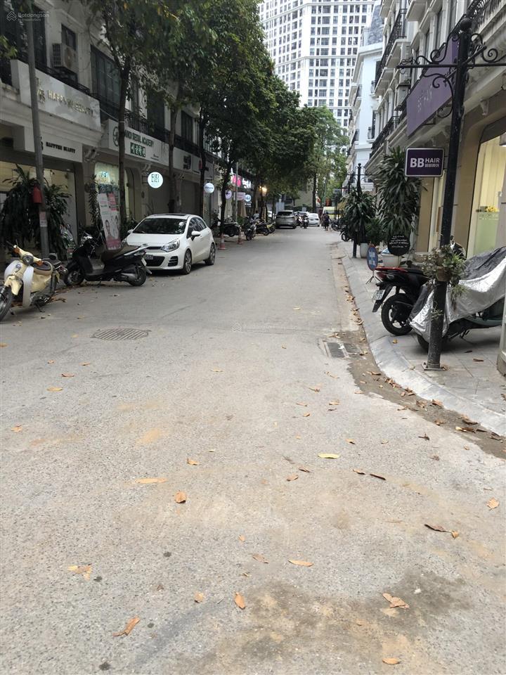 Bán tòa văn phòng 7 tầng lô góc đường 8 m thang máy 54,1 m giá 24 tỷ lê quang đạo sát svđ mỹ đình