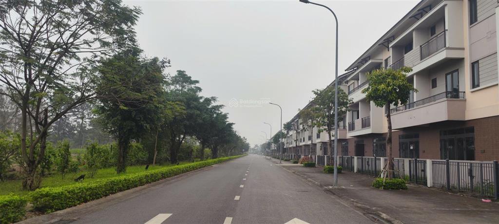 Cần bán chuyển nhượng căn sh3 centa city đường 26m, giá 9,1 tỷ,  0987 866 ***
