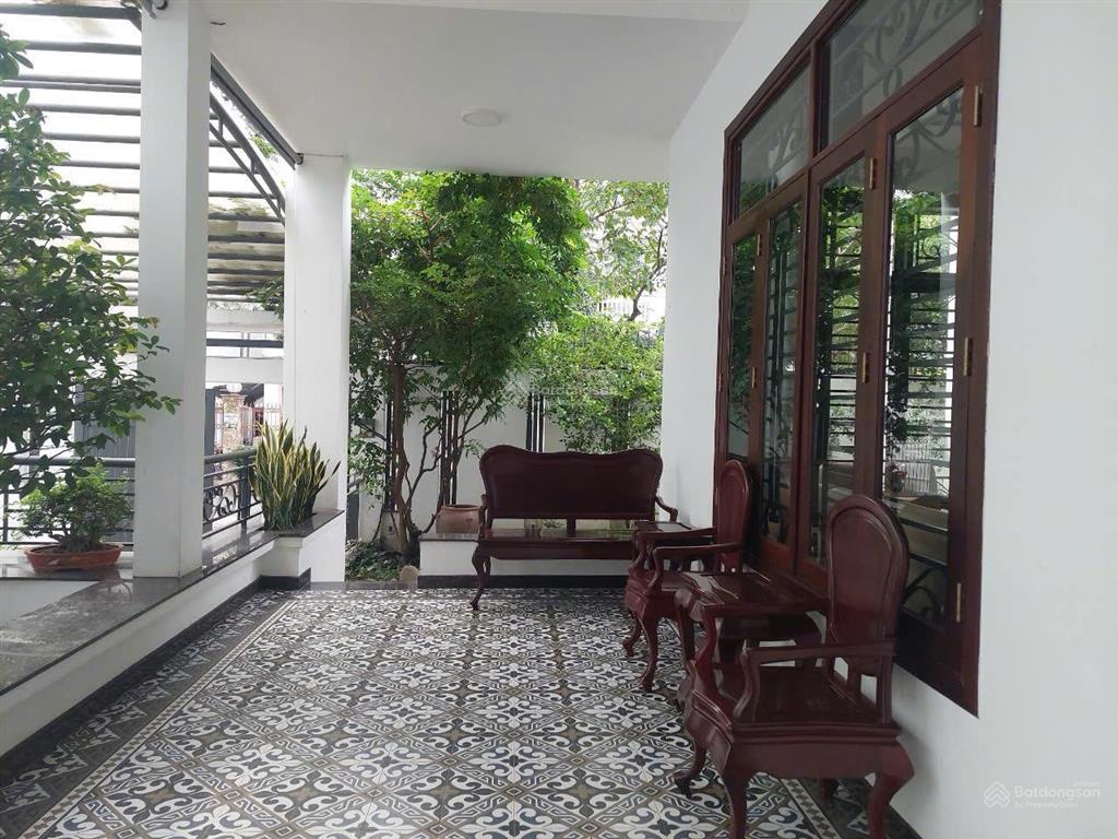 Bán gấp biệt thự mặt tiền đỗ pháp thuận, thủ đức (q2 cũ) 320m2, full nội thất, sổ hồng hoàn công