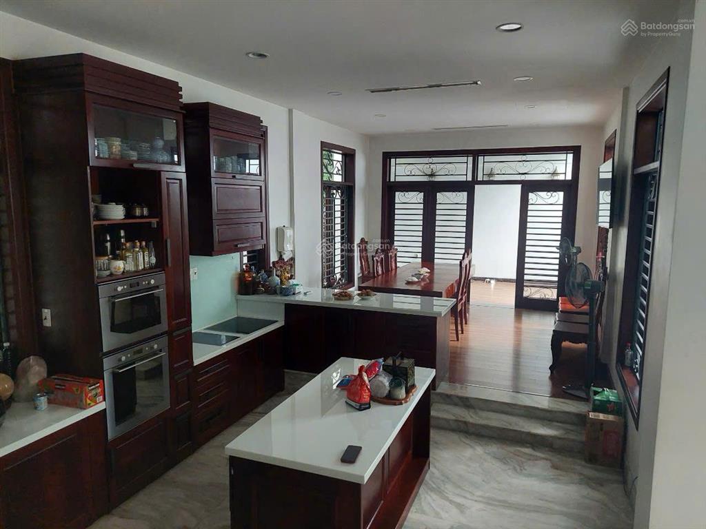 Bán gấp biệt thự mặt tiền đỗ pháp thuận, thủ đức (q2 cũ) 320m2, full nội thất, sổ hồng hoàn công