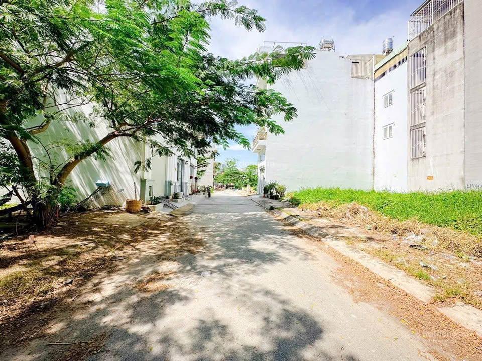 Bán đất hxh trải nhựa ko lỗi hạ tầng cống cột hoàng quốc việt 5x13 63m2 7,15 tỷ  phú thuận  q7