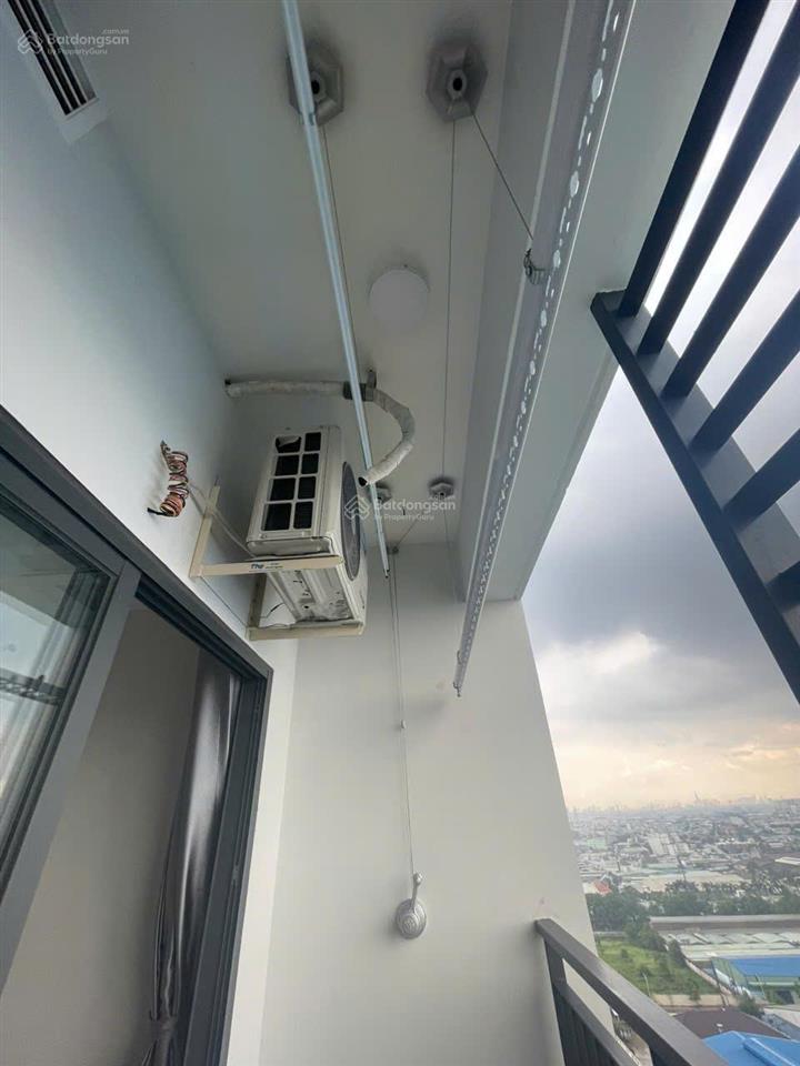 Kẹt tiền cần bán gấp căn 1pn+ legacy central gần aeon mall, giá 1.290,  0908 538 ***