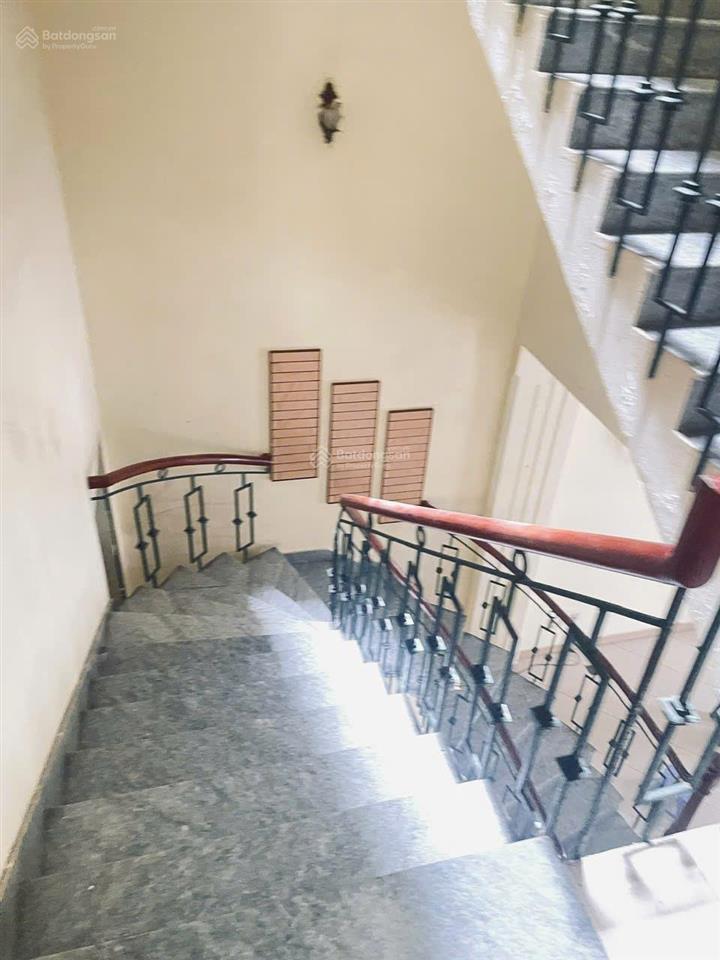 Cho thuê nhà ngõ 168 hào nam dt 50, 4t , ngõ ô tô đỗ cửa, giá 15 triệu