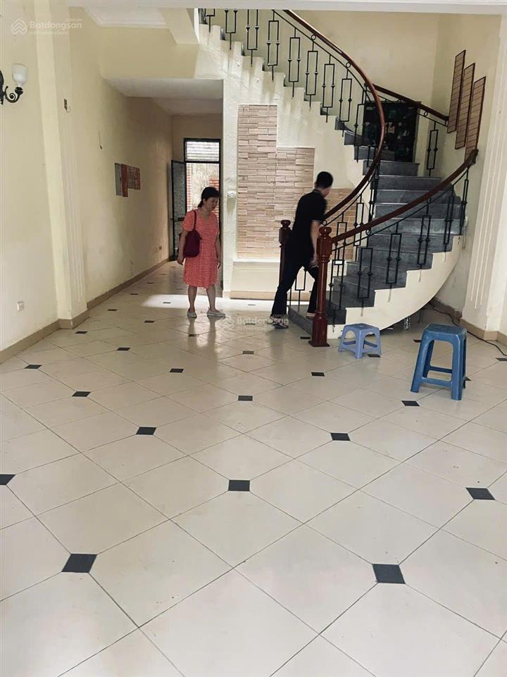 Cho thuê nhà ngõ 168 hào nam dt 50, 4t , ngõ ô tô đỗ cửa, giá 15 triệu