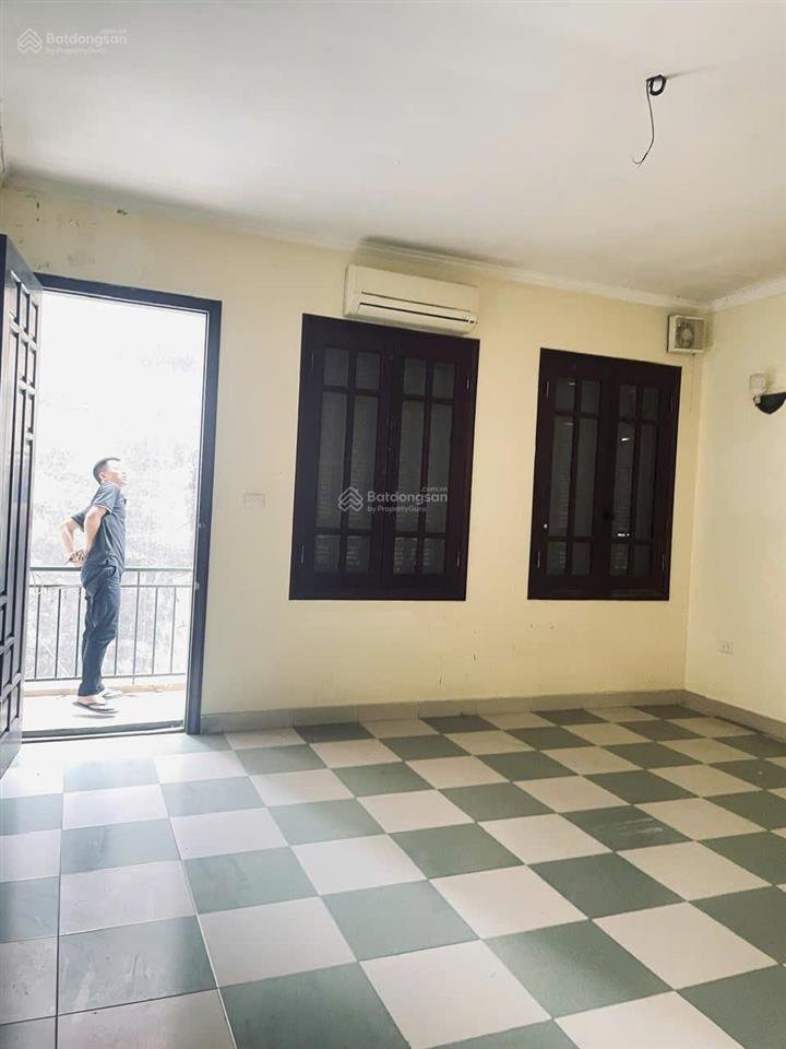 Cho thuê nhà ngõ 168 hào nam dt 50, 4t , ngõ ô tô đỗ cửa, giá 15 triệu