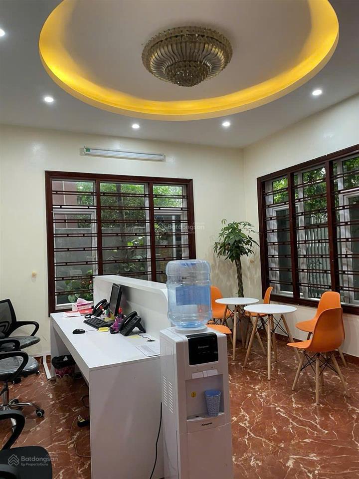 Cc cho thuê bt sân vườn dt 160m2, 3,5t tầng, mt8m, phố trần đại nghĩa, vỉa hè 5m, 39tr