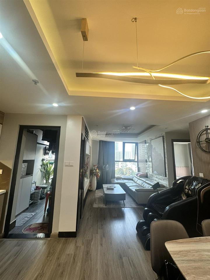Bán nhanh căn góc 2 phòng ngủ, tầng trung. view thoáng, căn 2pn rộng nhất tòa nhà.