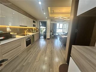 Bán nhanh căn góc 2 phòng ngủ, tầng trung. view thoáng, căn 2pn rộng nhất tòa nhà.