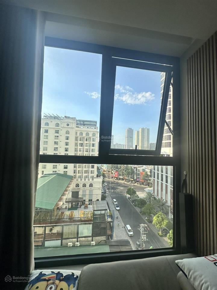 Bán nhanh căn góc 2 phòng ngủ, tầng trung. view thoáng, căn 2pn rộng nhất tòa nhà.