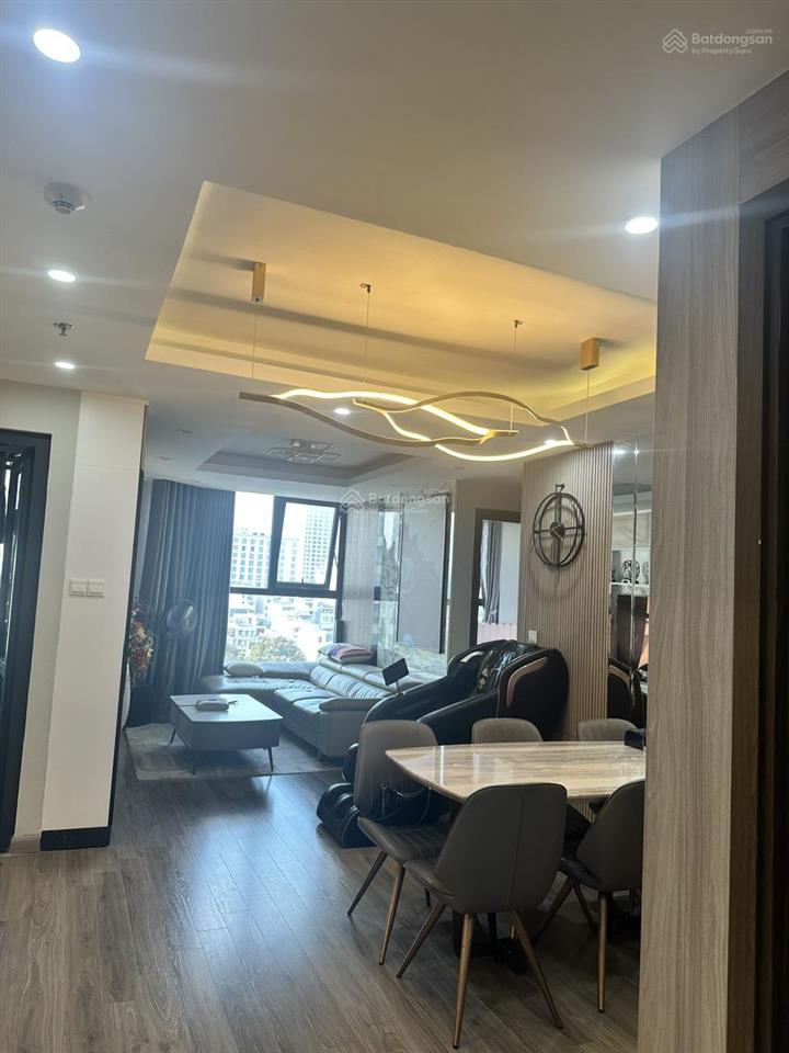Bán nhanh căn góc 2 phòng ngủ, tầng trung. view thoáng, căn 2pn rộng nhất tòa nhà.