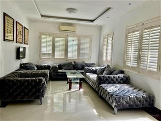 Chính chủ cần bán nhà phố võng thị, quận tây hồ. dt sổ 38m2 x 5tầng. nhà gần mp và gần hồ tây