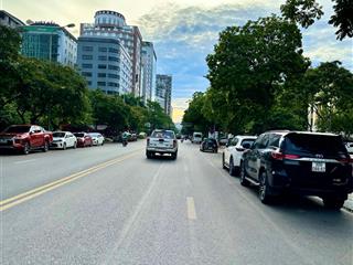 Cần bán tòa văn phòng phố duy tân, q. cầu giấy. dt sổ 1000m2 x 11t, mt 30m. dòng tiền thuê ổn định