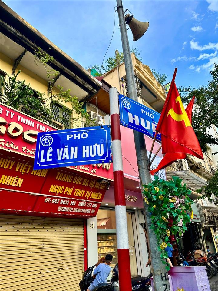 Cần bán nhà mặt phố lê văn hưu, hai bà trưng. dt sổ 125m2 x 9t, mt 5m. vị trí nhà giữa phố, sầm uất