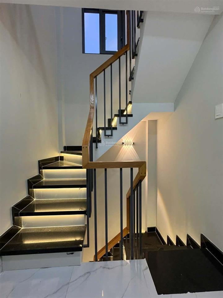 + bán gấp nhà đường phạm văn chí, quận 6  53m chỉ 6,48 ,tỷ ,khu dân trí cao, giao thông thuận tiện