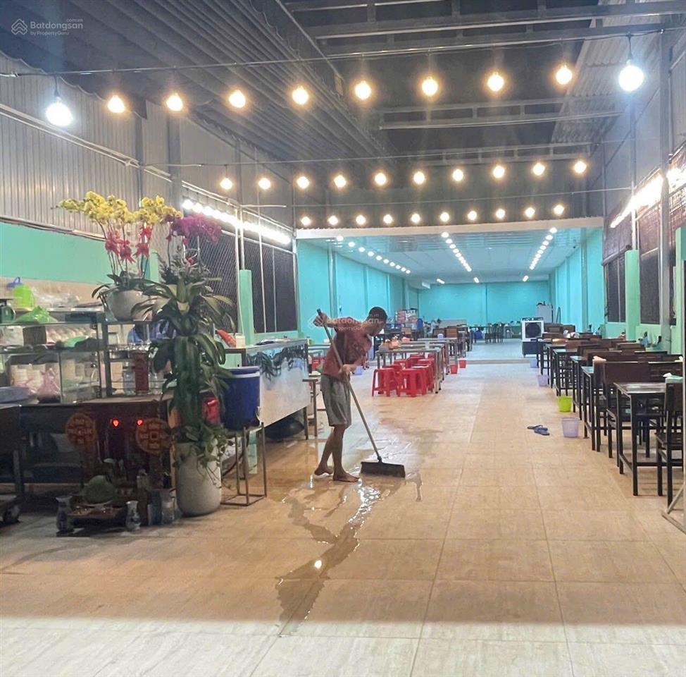 Chính chủ  bán nhà mặt tiền đường nguyễn xiển. nhà đang cho thuê 28tr.  0904 433 *** có hh 2% mg