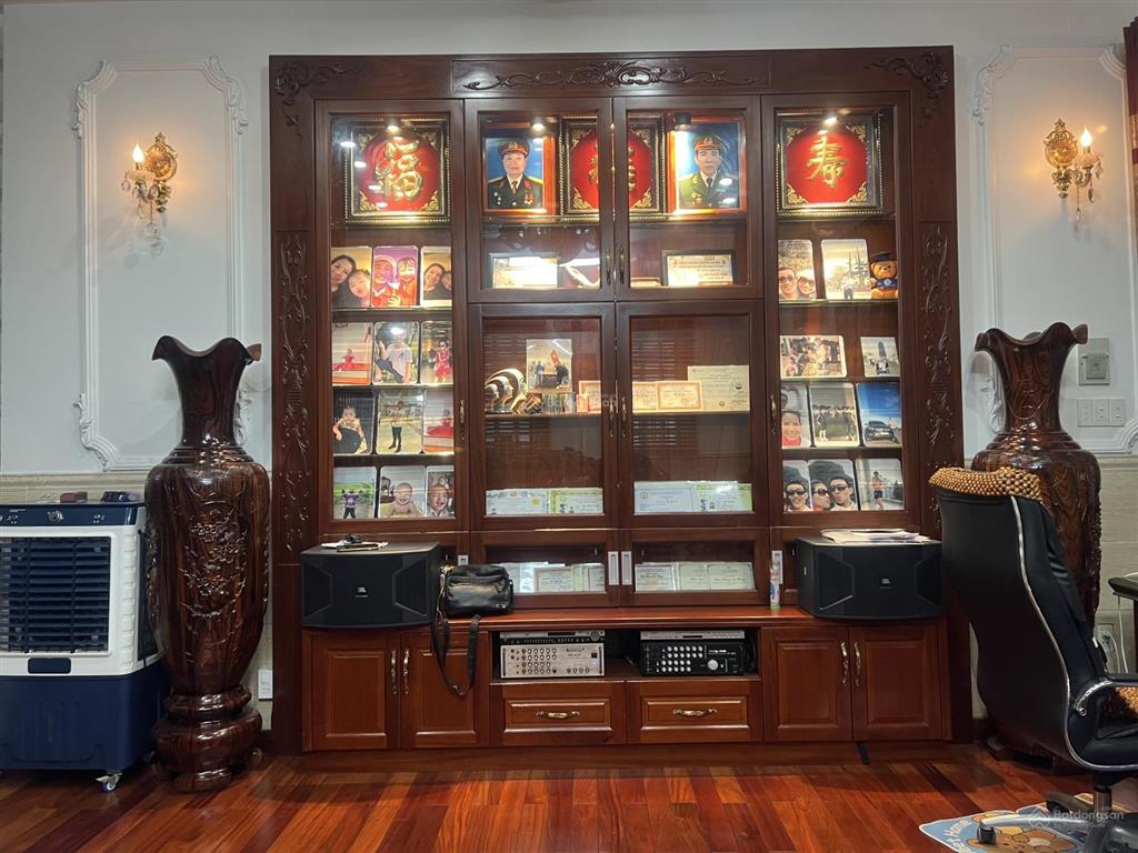 Chính chủ bán nhà 1/đường nguyễn thị định q2  0904 433 ***