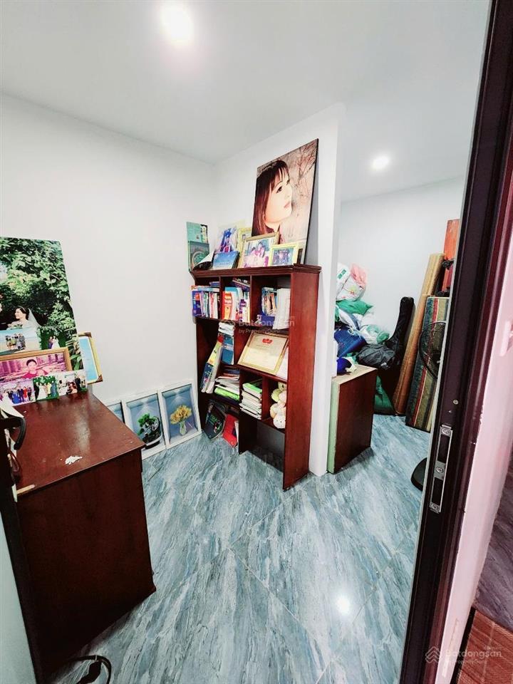 Bán nhà quán thánh có nhà 4 tầng, đầy đủ nội thất, có sổ đỏ, cách 3 bước chân ra mặt phố giá 6,6 tỷ