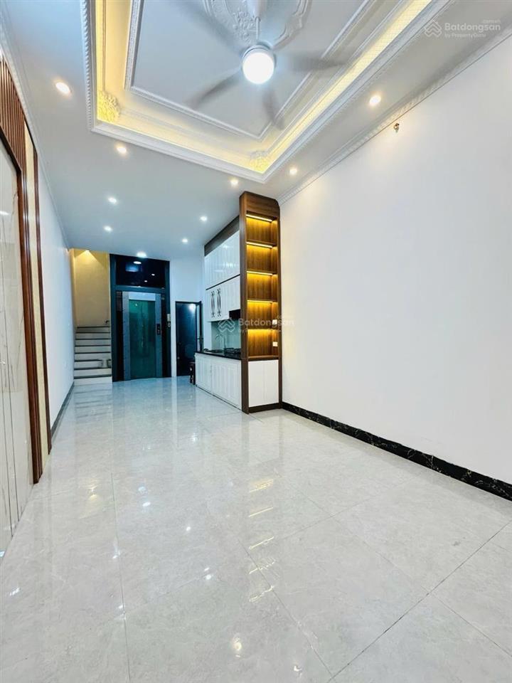 Nhà mới phố hào nam 40m2, 5 tầng, mt 3m8, thang máy, full đồ, 3 ngủ rộng, chỉ 10tỷ8,  0867 078 ***.