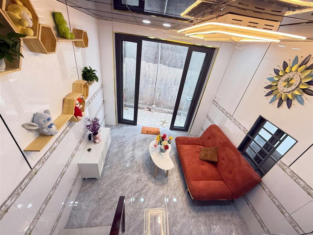 Cần bán nhà 1 lầu, ngay bệnh viện thủ đức, dtsd 35m2, giá 1.35 tỷ
