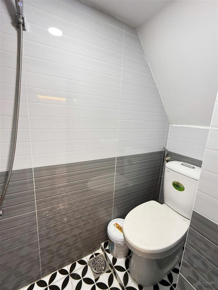 Cần bán nhà 1 lầu, ngay bệnh viện thủ đức, dtsd 35m2, giá 1.35 tỷ