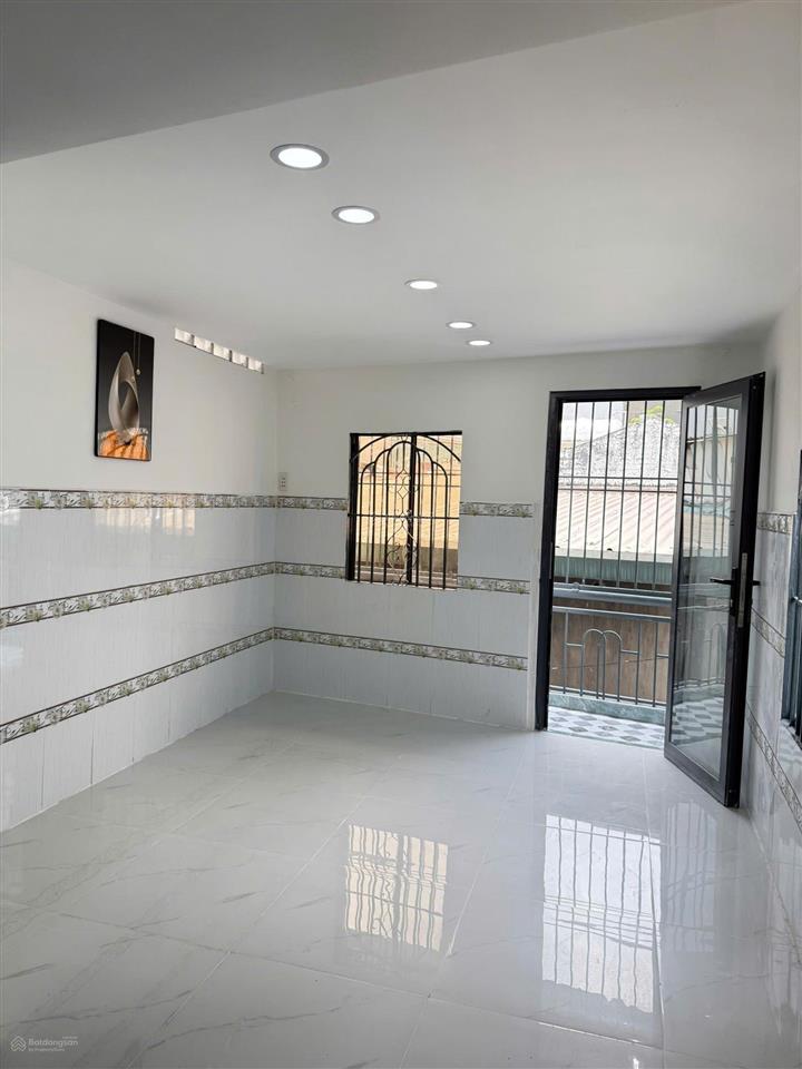 Cần bán nhà 1 lầu, ngay bệnh viện thủ đức, dtsd 35m2, giá 1.35 tỷ