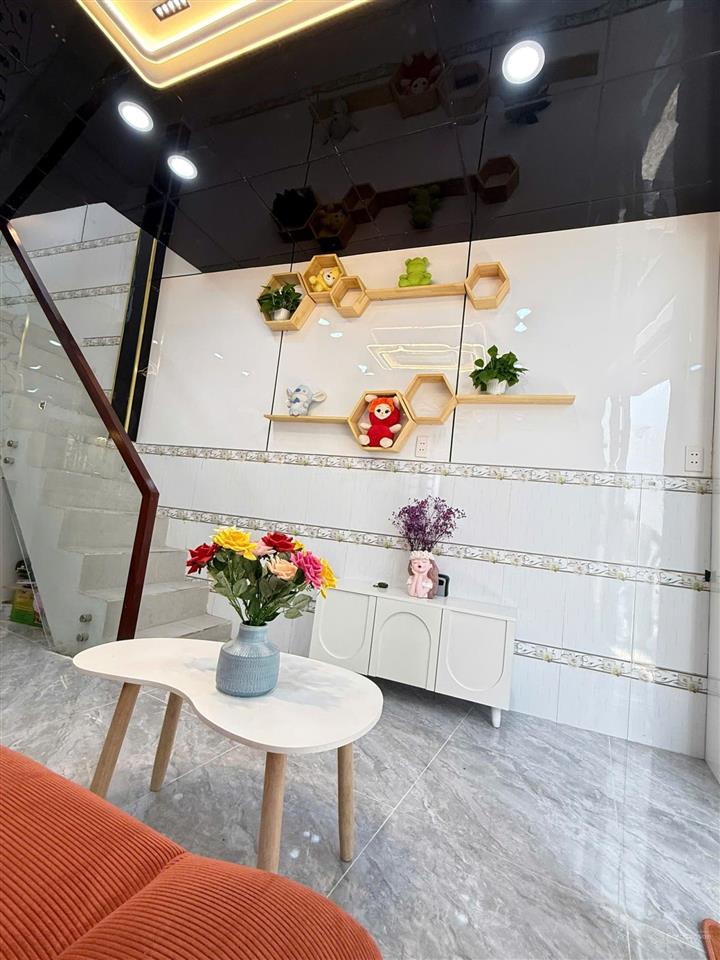 Cần bán nhà 1 lầu, ngay bệnh viện thủ đức, dtsd 35m2, giá 1.35 tỷ