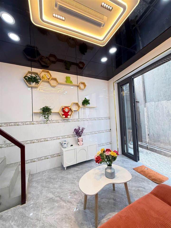 Cần bán nhà 1 lầu, ngay bệnh viện thủ đức, dtsd 35m2, giá 1.35 tỷ