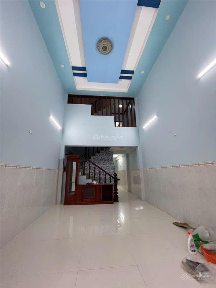 Bán nhà mt ngay chợ hiệp bình, 64m2, 3 lầu, giá 7,4 tỷ có bớt ít