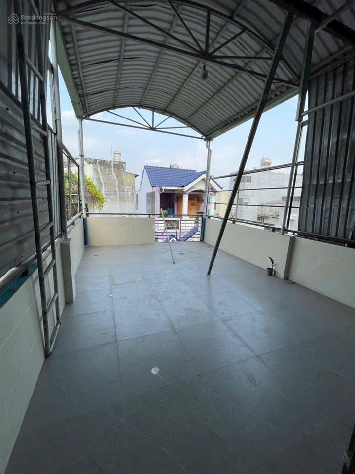 Bán nhà mt ngay chợ hiệp bình, 64m2, 3 lầu, giá 7,4 tỷ có bớt ít