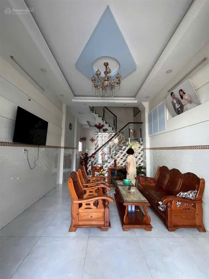 Bán nhà 3 tầng, ngay chợ hiệp bình, 52m2, hẻm xe hơi, giá 6,4 tỷ bớt lộc