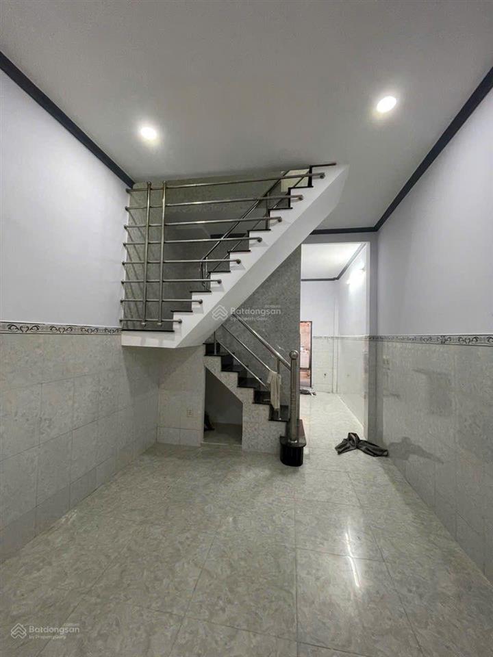 Nhà sổ chung khách cần  ạ. 51m21tỷ9 hẻm oki