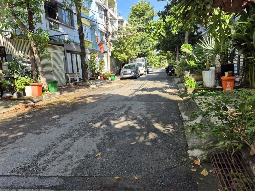 Cần bán gấp nhà hiệp bình, 4 tầng, khu đồng bộ dân trí, 85m2, giá 9.2 tỷ