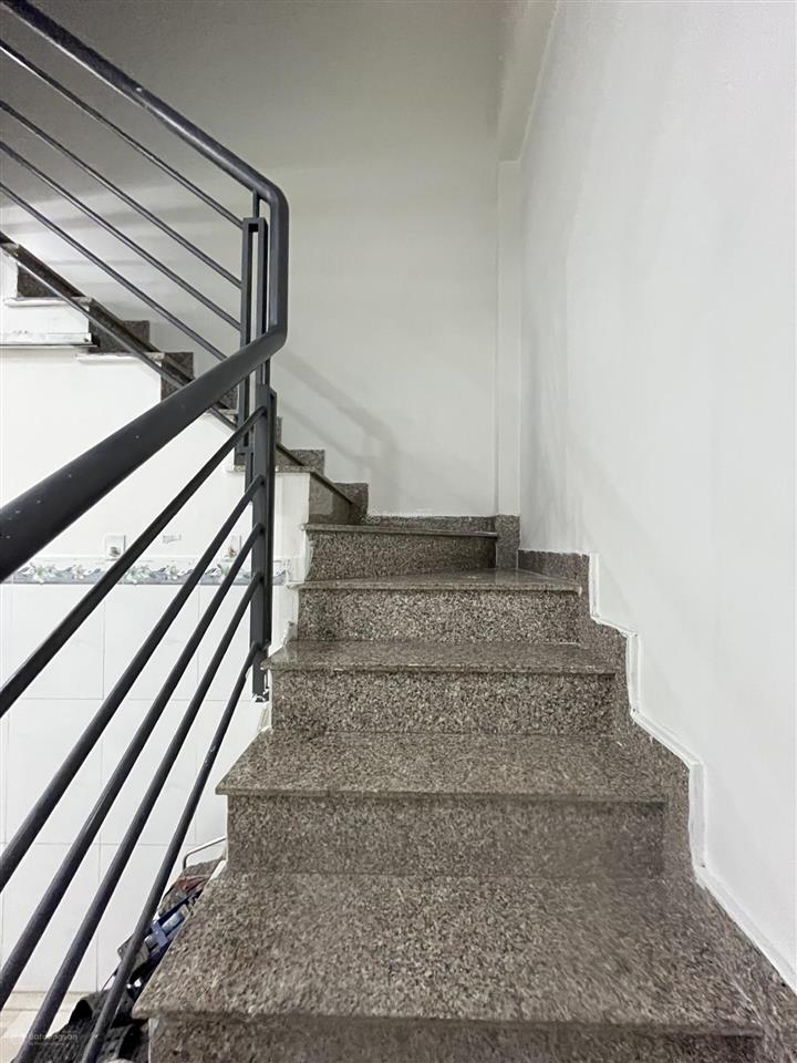 Bán nhà 4 tầng đường trần thị điệu gần đỗ xuân hợpngã tư bình tháixnga metro 5 phòng ngủ5wc