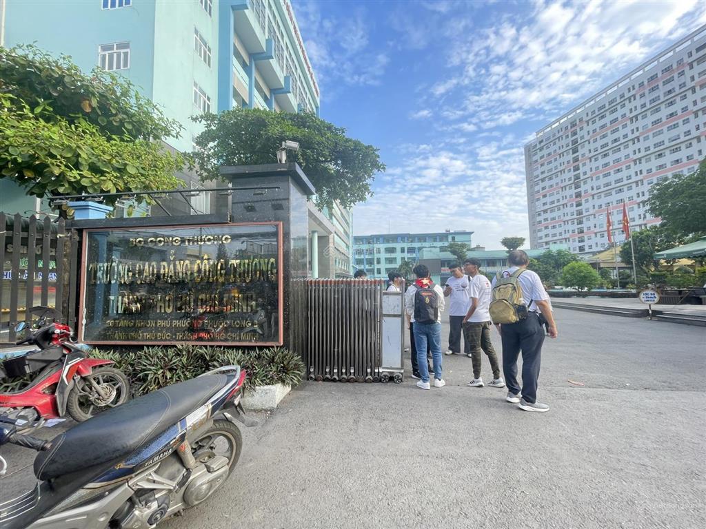 Bán nhà 4 tầng đường trần thị điệu,phước long b,gần ngã tư bình thái,thu nhập 14 triệu/tháng  5 pn
