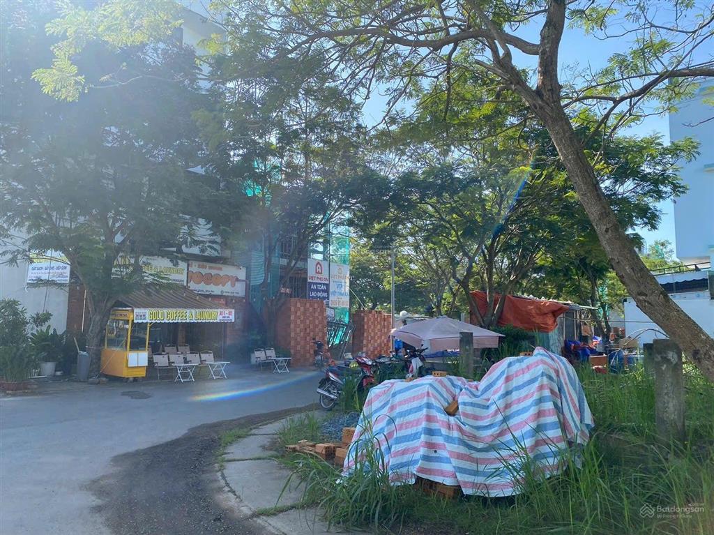 0933 941 *** em trang. lô 95m2 khu dân cư nhơn đức vạn phát hưng giá 4.6 tỷ
