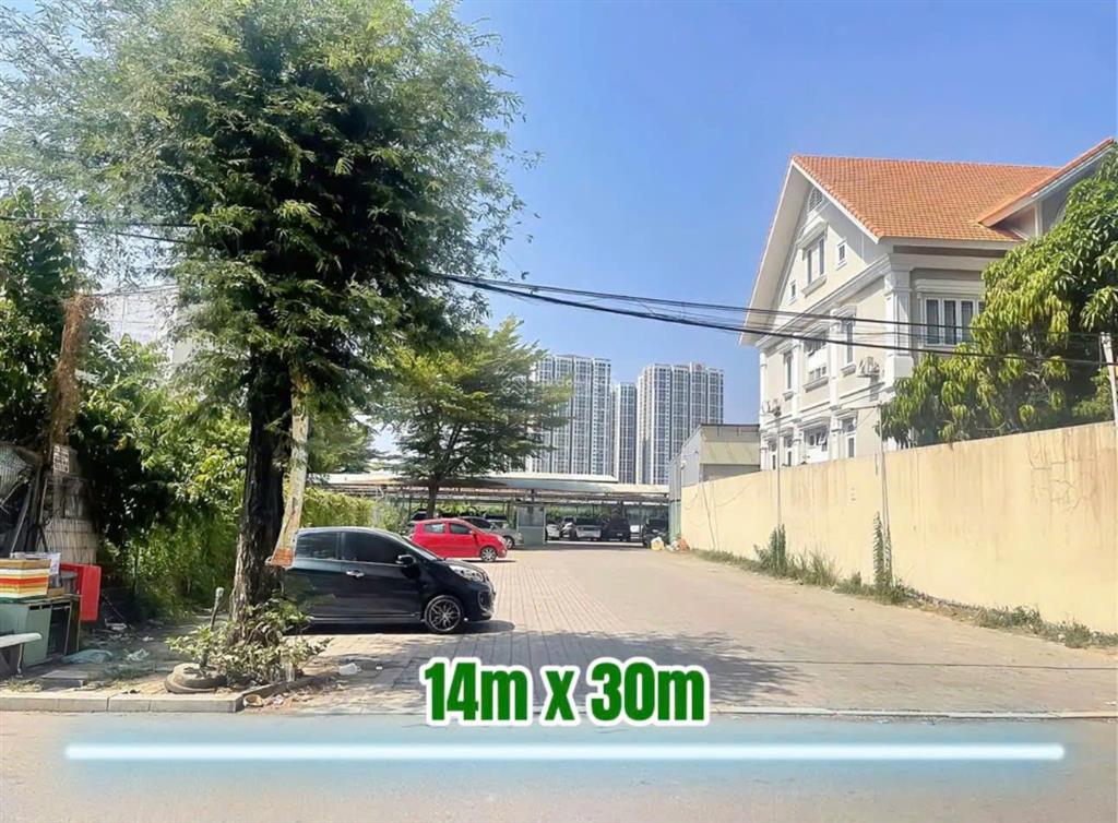 Lô đất sổ đỏ xây dựng tự do ngang 7m đối diện chung cư lacasa quận 7, giá chỉ 140 tr/m