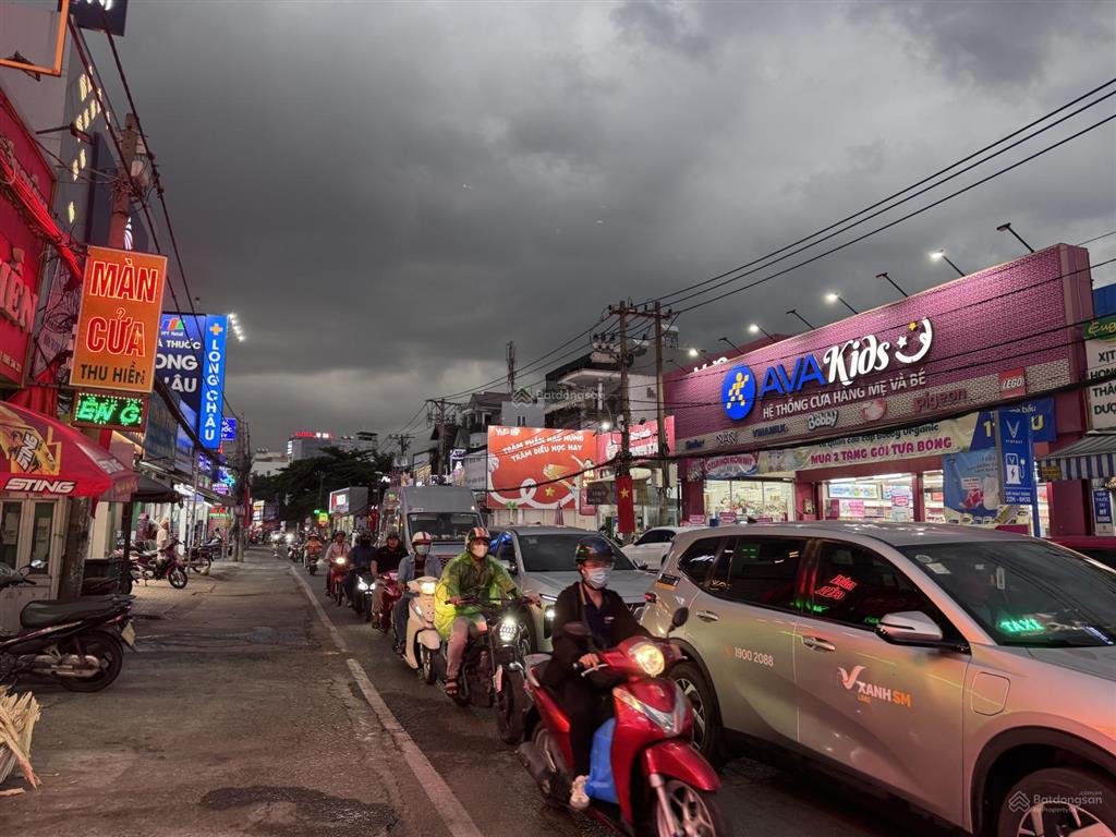 Bán nhà mặt tiền đỗ xuân hợp đang cho thương hiệu lớn thuê, vị trí đẹp nhất tuyến đường